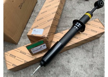 霸道2700前減震器 倒車鏡 剎車總泵 蒸發(fā)箱