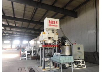 供應全自動舔鹽磚壓塊機 牛羊舔鹽磚機 微量元素鹽磚機Y