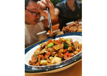 現(xiàn)在霸點(diǎn)肉汁拌飯可以加盟嗎?在食堂能開嗎