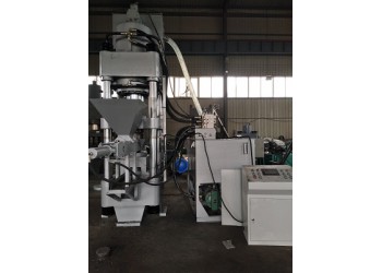 Y河南全自動(dòng)金屬屑?jí)簤K機(jī)規(guī)格齊全 效率高