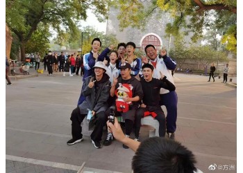 外太空的莫扎特投資成本高嗎，投資一份多少錢，和那個公司簽約