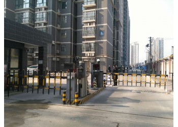 供應西安百成停車場雙層柵欄起落桿