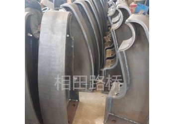 牛角防撞護欄支架 橋梁鑄鐵防撞扶手 公路隔離鑄鋼立柱