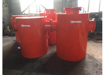 雙筒水封式防爆器是用在煤礦瓦斯管路上的設備