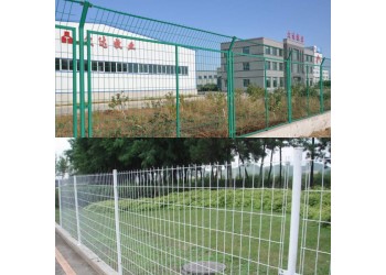 光伏電站鐵絲圍欄網 雙邊絲護欄網 高速公路護欄網