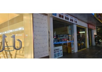來賓軟膜燈箱定制廠家，戶外軟膜燈箱設(shè)計安裝