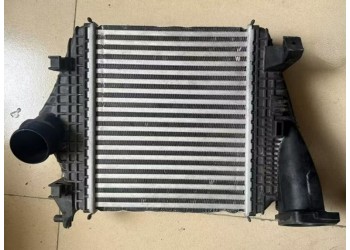 奧迪Q8中冷器 電子扇 方向機(jī) 起動機(jī) 空調(diào)泵 水箱