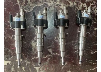 寶馬噴油嘴 節(jié)氣門 發(fā)電機(jī) 汽油泵 氣門室蓋 水箱